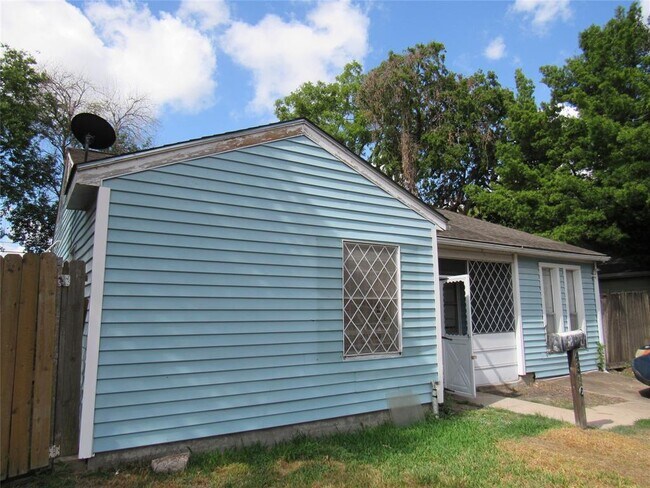 Building Photo - 4326 Citadel Ln