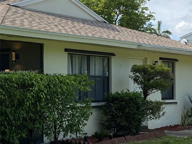 Foto del edificio - 16387 Water Way