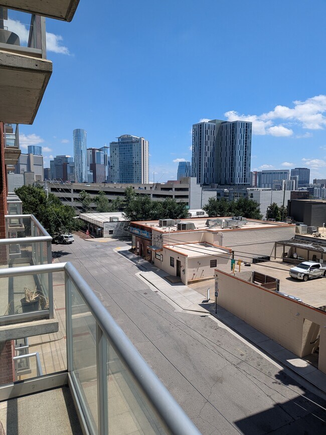 Foto del edificio - 600 12th Ave S