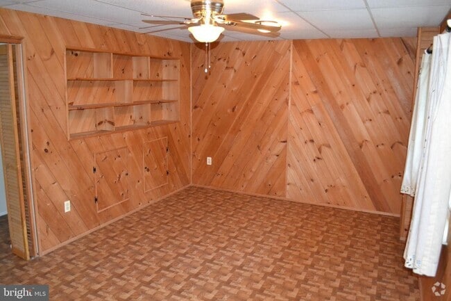 Building Photo - 2100 Glenn Spring Ct