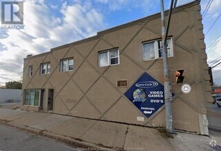 Building Photo - 2329 Pillette Rd
