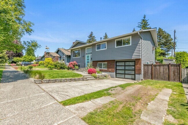 Building Photo - 3Bd/2.25Ba Seattle House