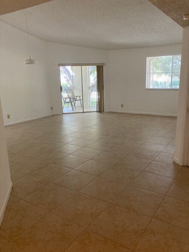 Primary Photo - 9777 Westview Dr