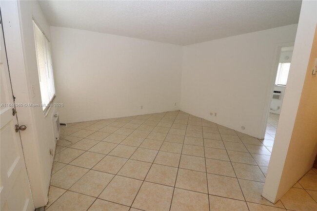 Foto del edificio - 59 NW 37th St