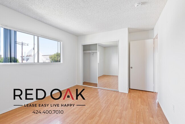 Building Photo - ~$100 OFF Each Month~ Top Floor Two Bedroo...