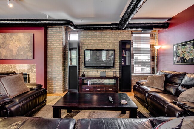 Foto del edificio - 2355 N Damen Ave