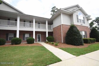 Building Photo - 2217 Locksley Woods Dr