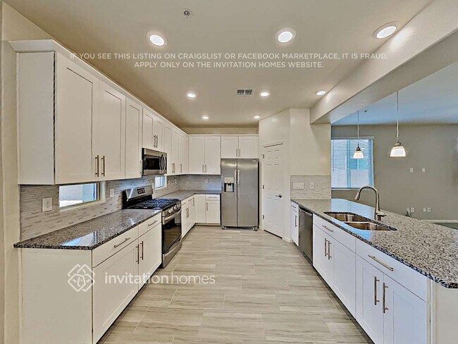 Foto del edificio - 21275 W Yale St