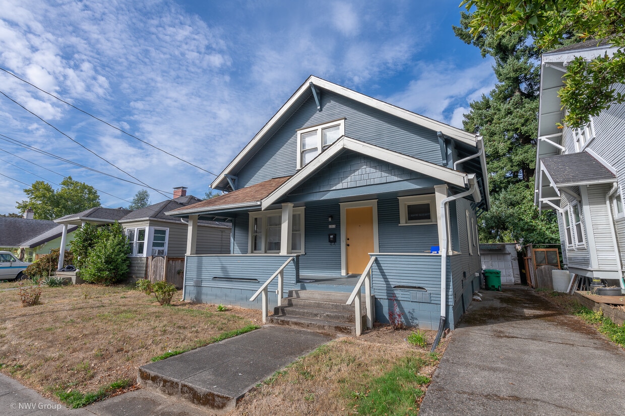 Primary Photo - 2313 SE 52nd Ave