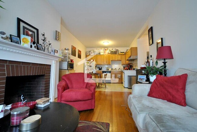 Building Photo - Beautiful, Spacious 2 Bed Right in Washing...