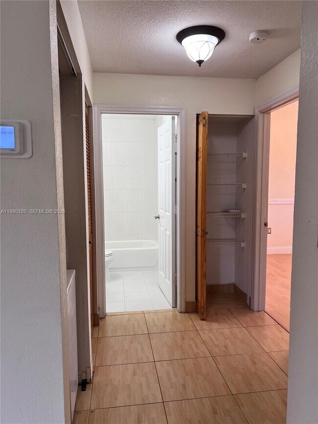 Foto del edificio - 6950 NW 174th Terrace