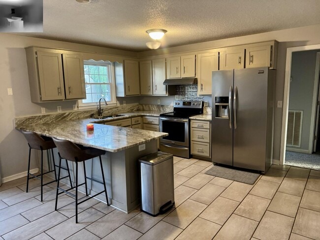 Building Photo - 1201 Crystal Dr