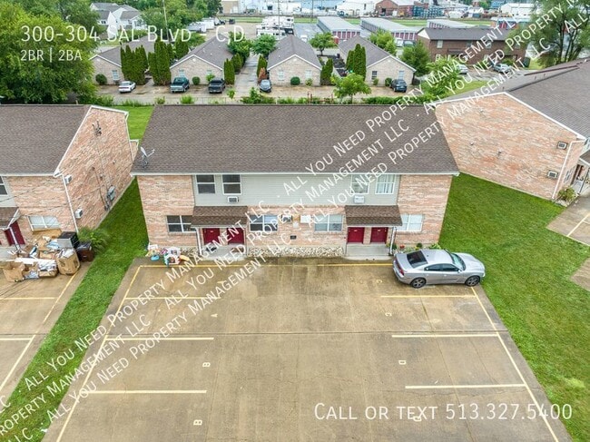 Building Photo - Beautiful Townhome
