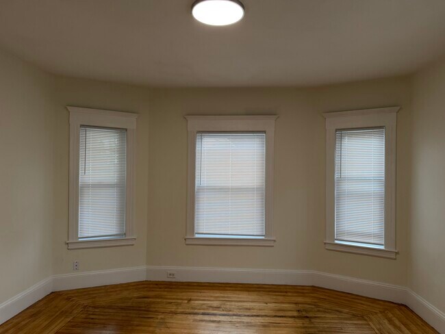 Foto del edificio - 677 Westford St