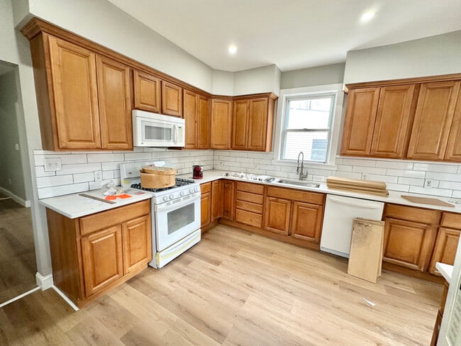 Building Photo - 129 Lafayette Ave