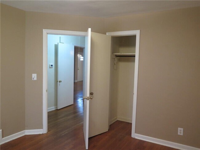 Foto del edificio - 353 Mountain View Dr NW