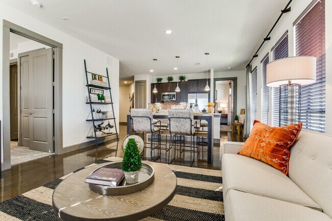 Foto del edificio - Get the Space You Want & 6 Weeks FREE!