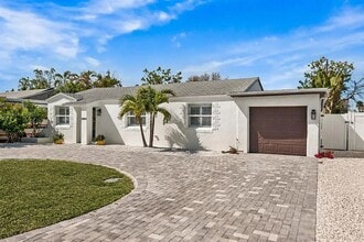 Building Photo - 14024 N Bayshore Dr