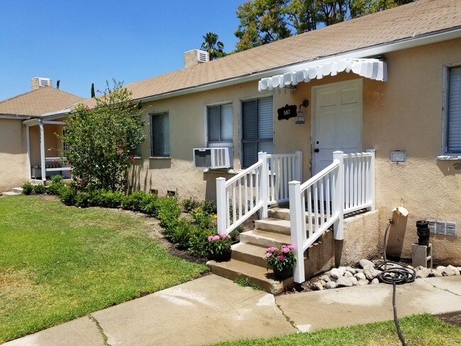 Building Photo - 502 N Rosemary Ln
