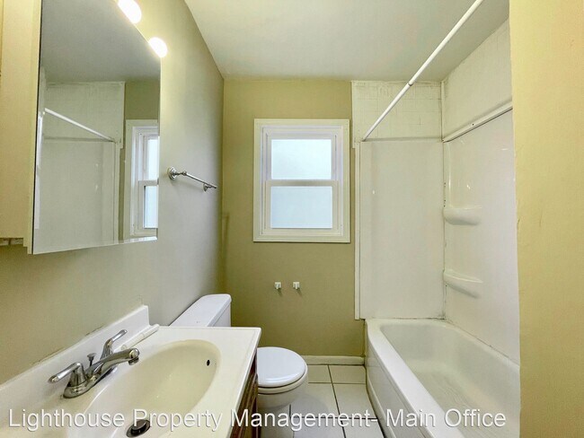 Building Photo - 3 br, 1 bath House - 2713 Ave Madison SE