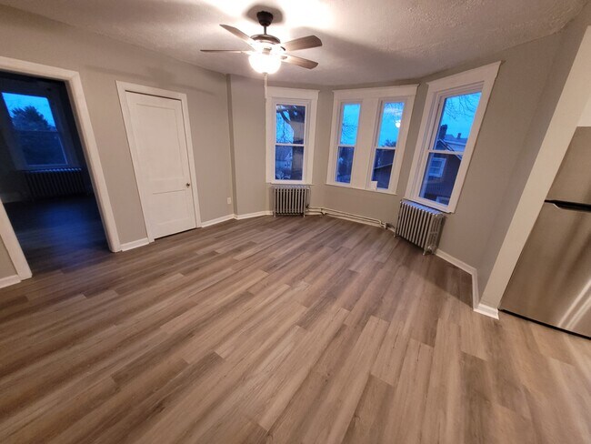 Foto del edificio - 11 Willow Ave