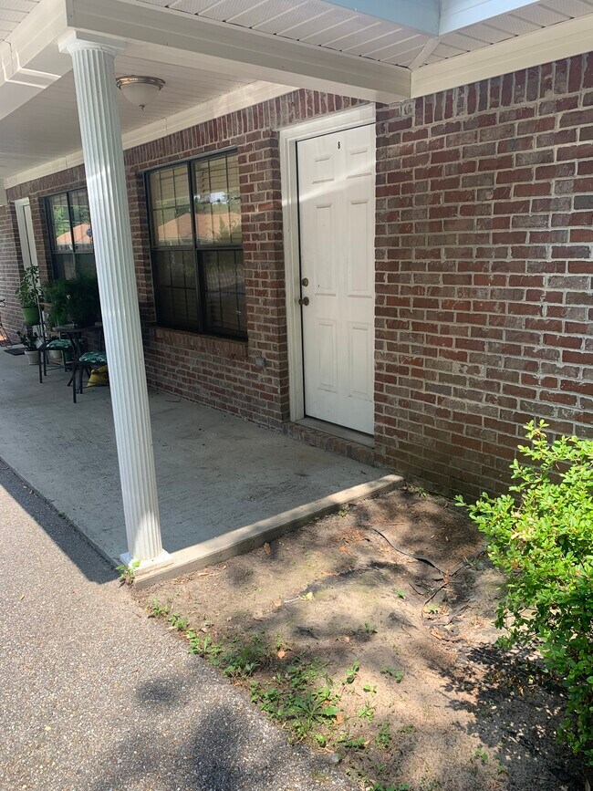 Foto del edificio - 216 E Church St