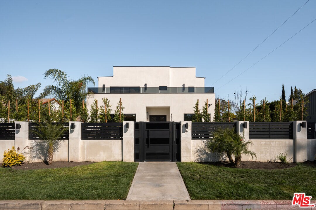 Foto principal - 4802 Saloma Ave