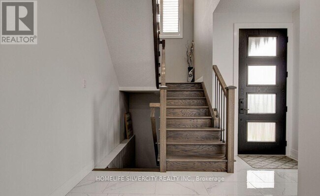 Building Photo - 552 Masters Dr