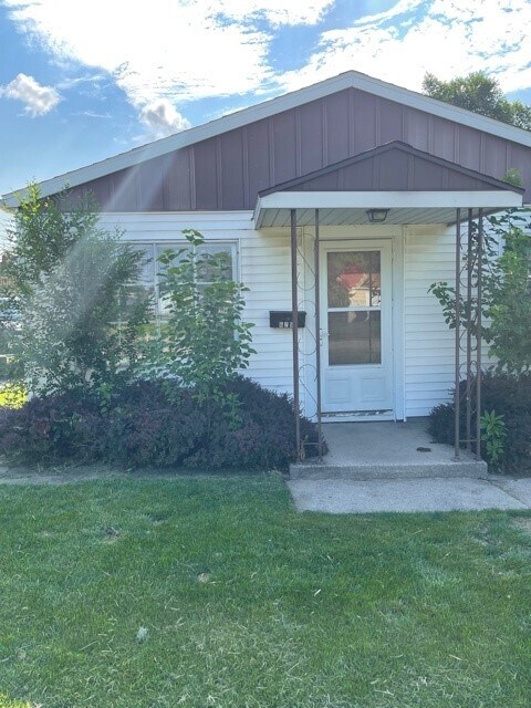 Building Photo - 626 Whitlock Ave