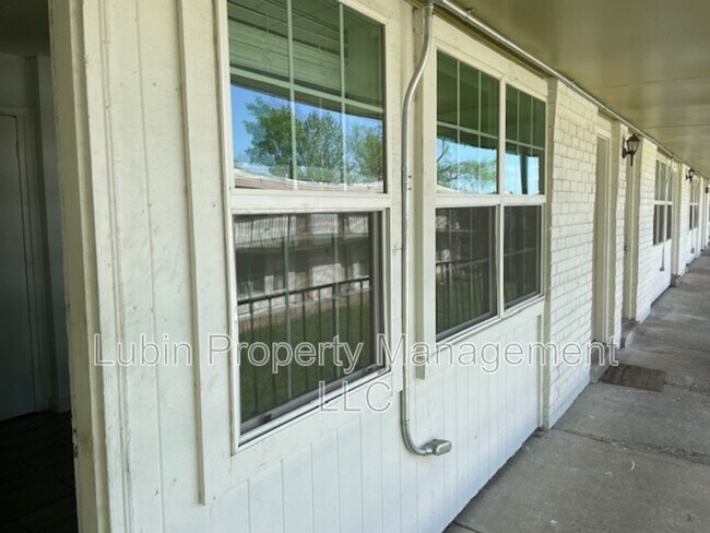 Building Photo - 1761 E Raines Rd