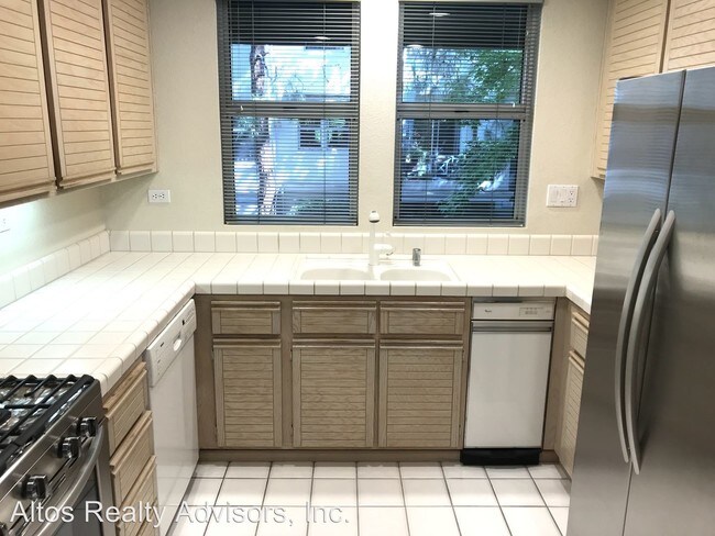Building Photo - 3 br, 2.5 bath House - 435 Milan Drive #108