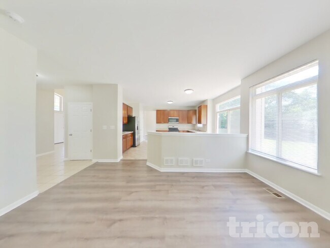 Foto del edificio - 231 Paradise Pkwy