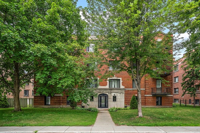 Photo du bâtiment - 7 Av Roosevelt Ave