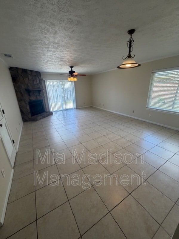 Foto del edificio - 11 Peach Ct