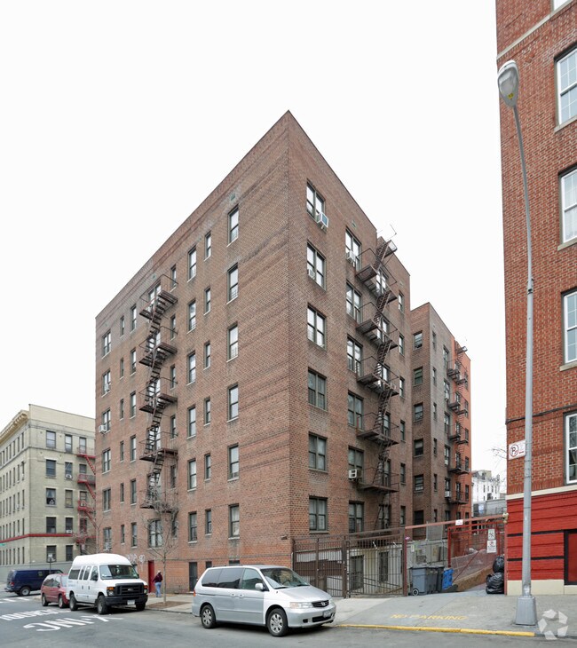 2830 Briggs Ave, Bronx, NY 10458 Apartments Bronx, NY