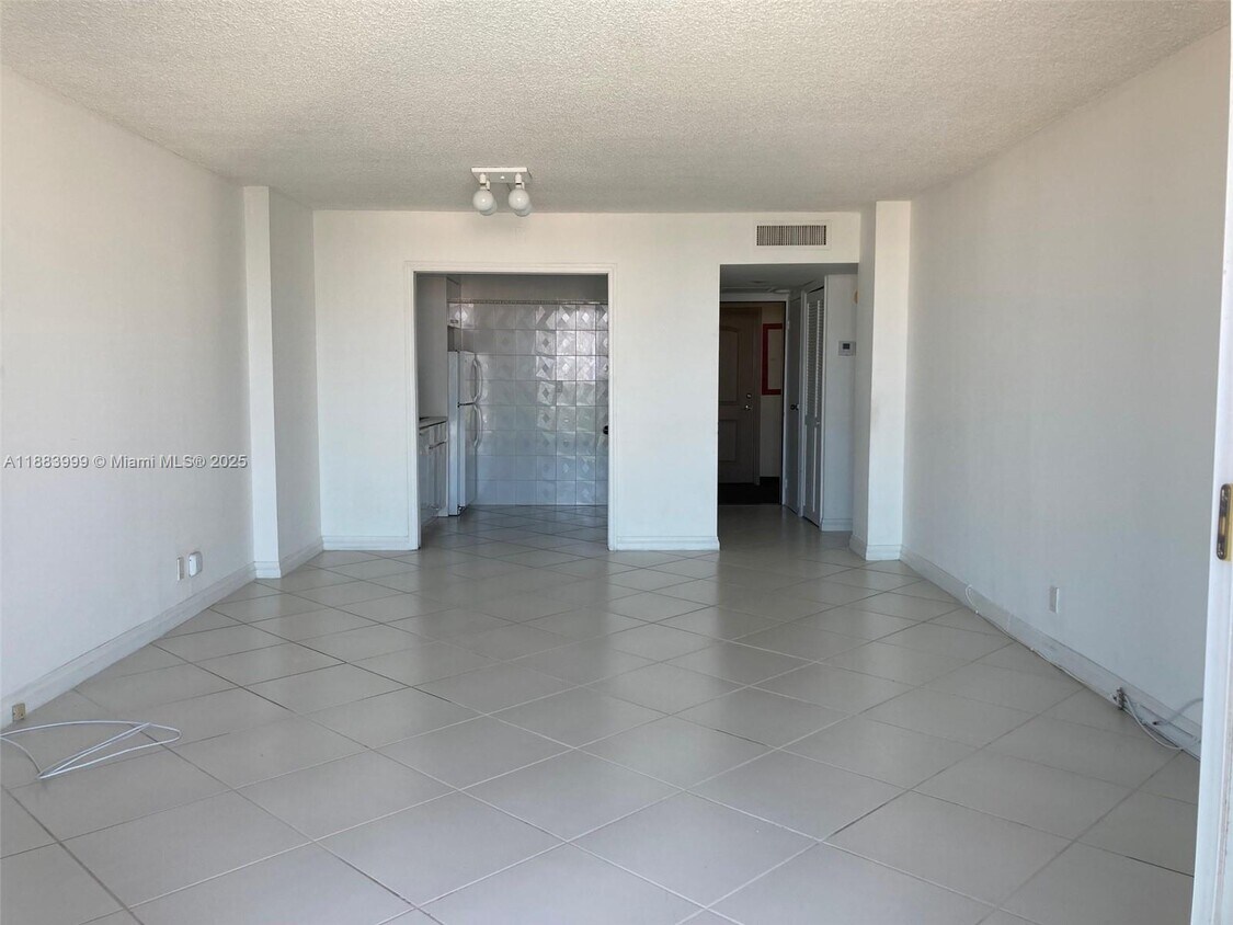 Foto principal - 100 Bayview Dr