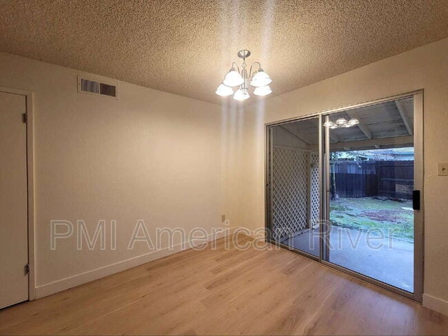 Building Photo - 6349 Seastone Way