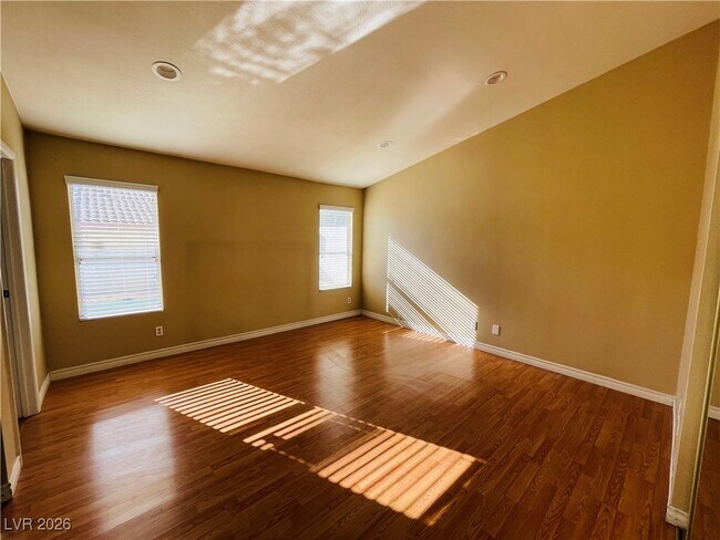 Foto del edificio - 8649 Trafalgar Dr