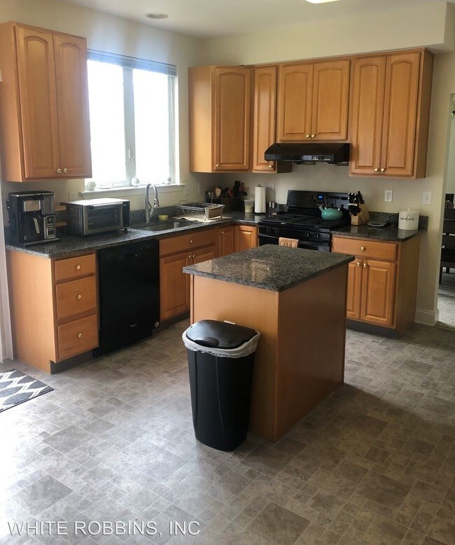 Foto del edificio - 4 br, 2.5 bath House - 323 Matthew Flocco