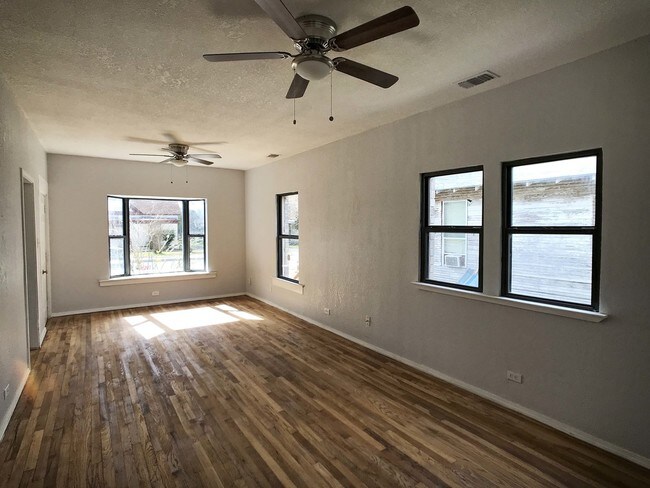 Foto del edificio - 527 Essex St