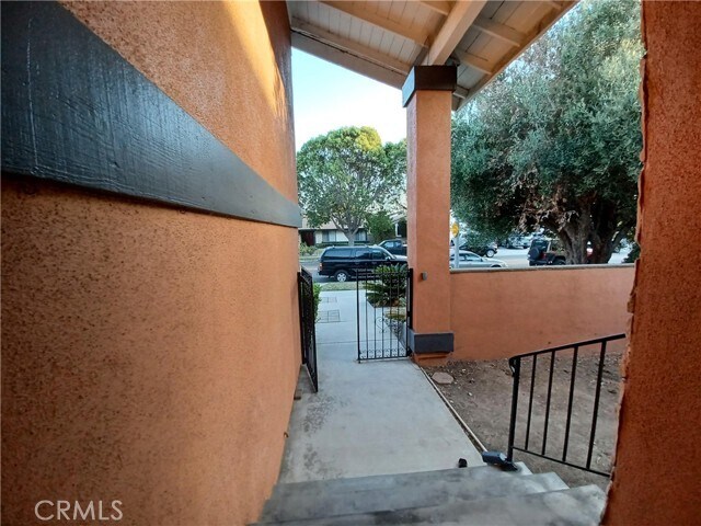 Foto del edificio - 2217 W Knox Ave