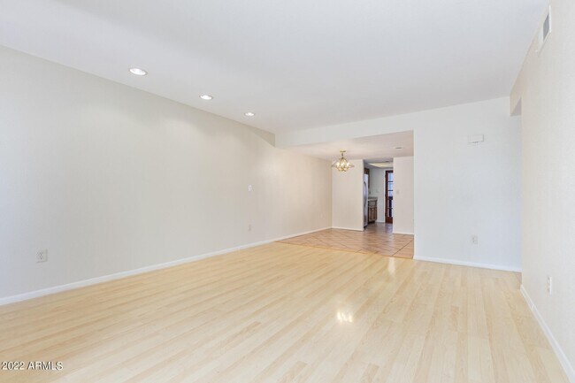 Foto del edificio - 1927 E Hampton Ave