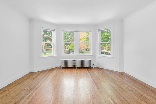 Building Photo - 5219 N Rutherford Ave
