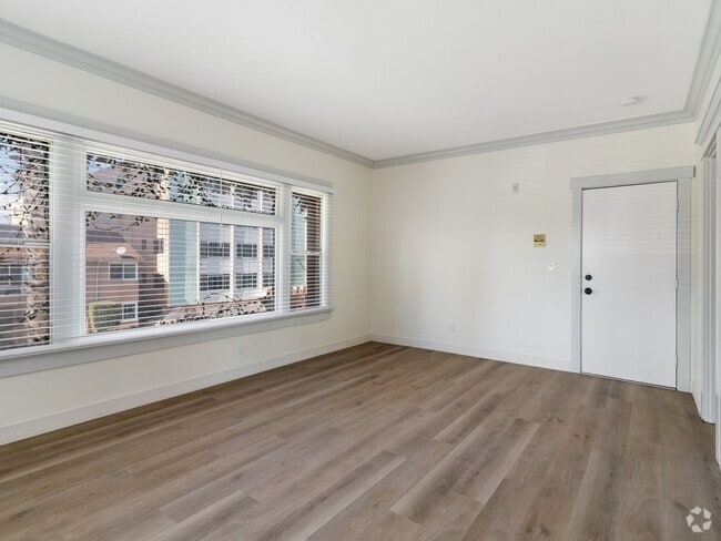 Building Photo - 330 Cedar Ave