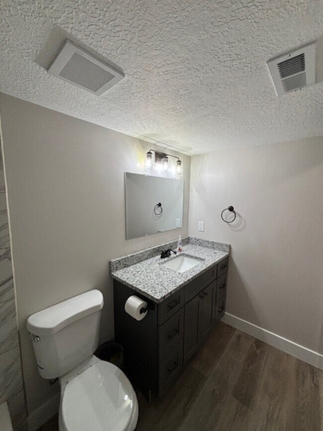 Building Photo - Basement Apartment 518 N 1625 E