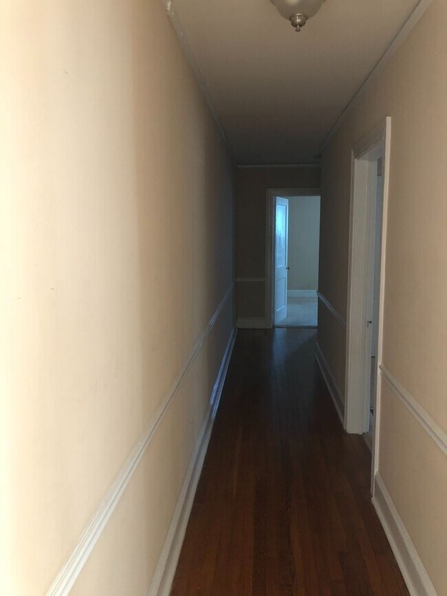 Foto del edificio - 2 Bedroom 1 Bathroom Duplex