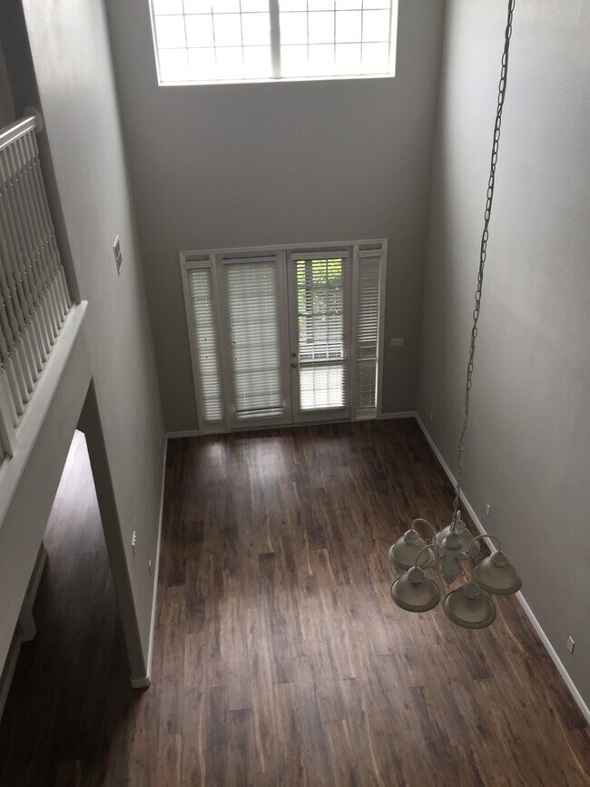 Foto del edificio - Updated 3 Bedroom Townhome in the Arbor Meadows Gated Community