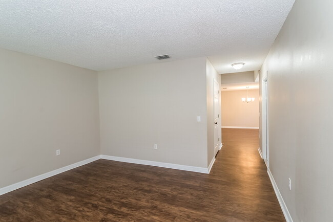 Foto del edificio - 3017 Sunset Ridge Dr