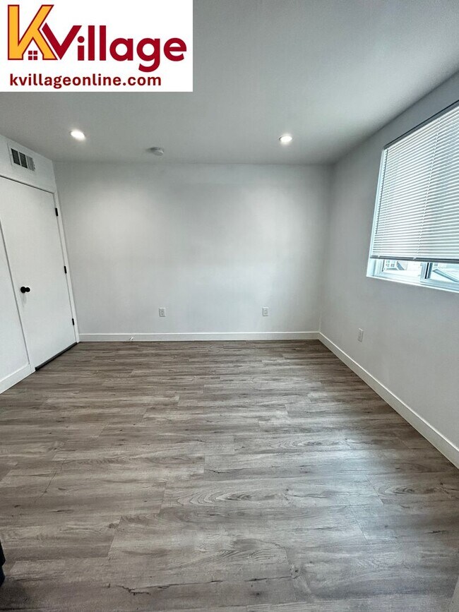 Foto del edificio - 1528 1/2 W 36TH PL - 304 (unfurnished)