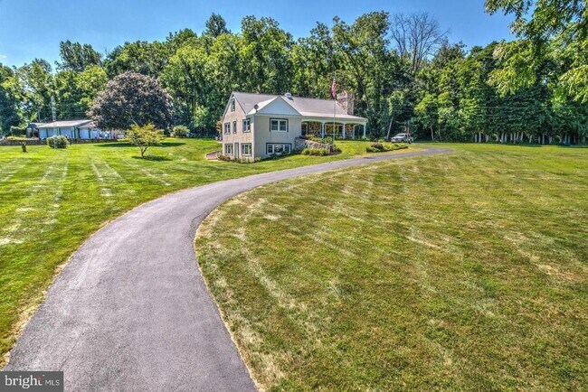 Building Photo - 1735 Little Conestoga Rd
